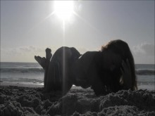 MelRose - Nena de playa de humor juguetón