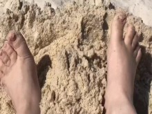 Desnúdate en la playa conmigo - Fetiche de pies