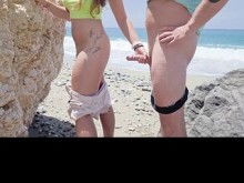 mamada y sexo en la playa en Italia