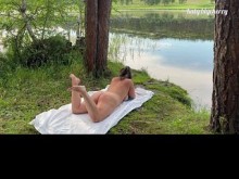 Recogió a una chica en una playa nudista. cremita