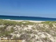 Big Tit Hottie chupa y folla en la playa - Sneaky Public Sex